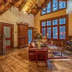 Storybook In The Forest Holiday home *