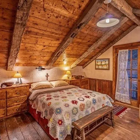 Storybook In The Forest Holiday home Santa Fe