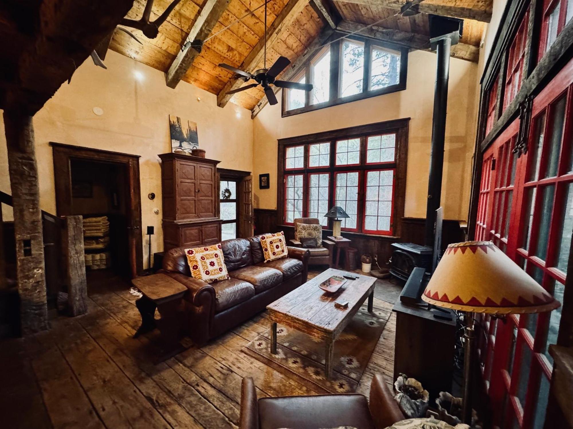 Hébergement de vacances Storybook In The Forest *